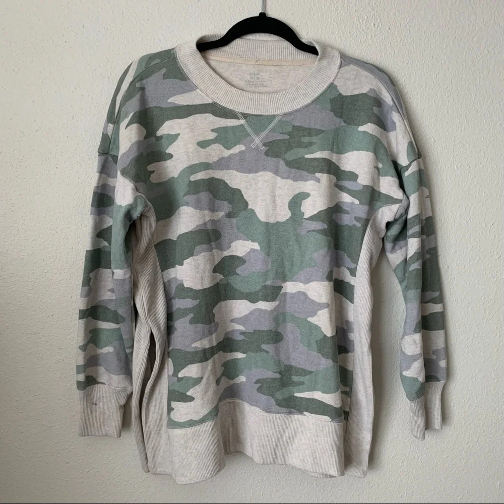 Aerie Sweater Size XS camo print crewneck sweater